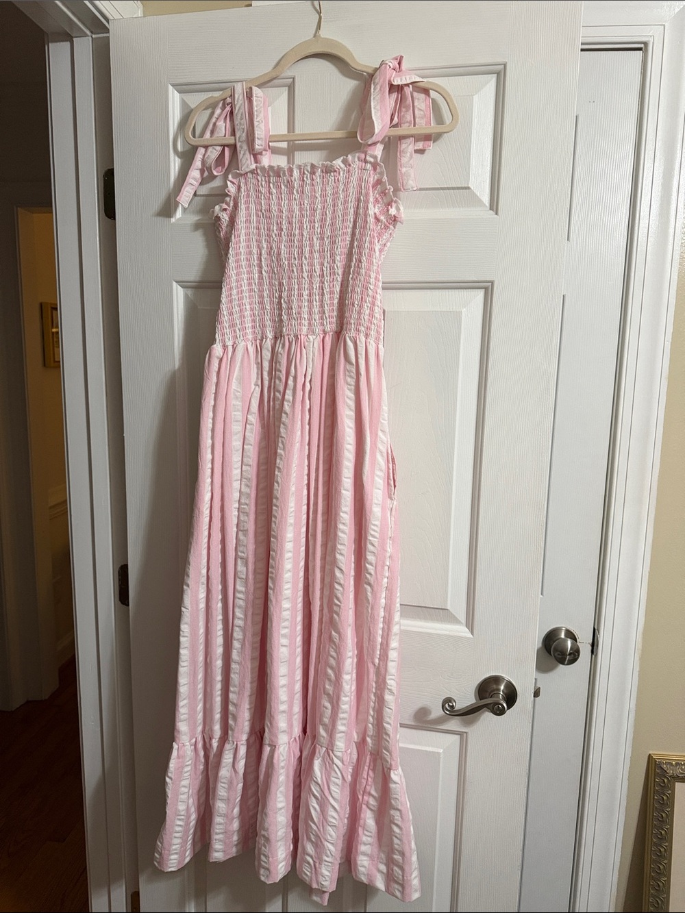 8 Oak Lane Pink and White Seersucker Striped Smocked Ruffle Shoulder Tie Dress L
